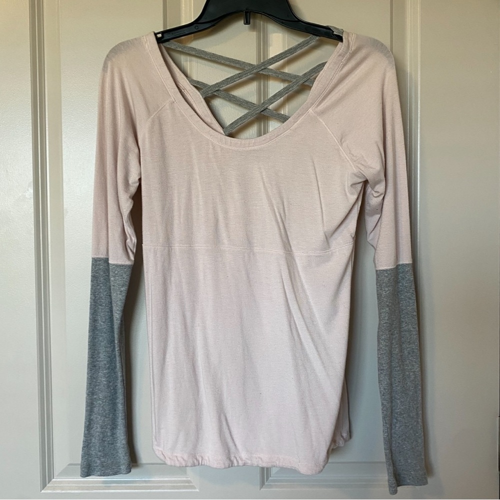 Long sleeve athletic top